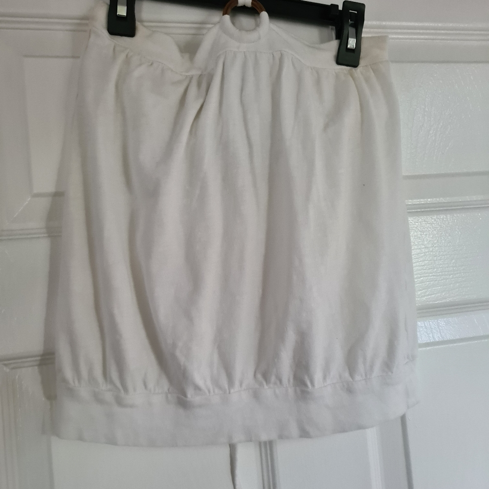 Sleeveless GAP shirt